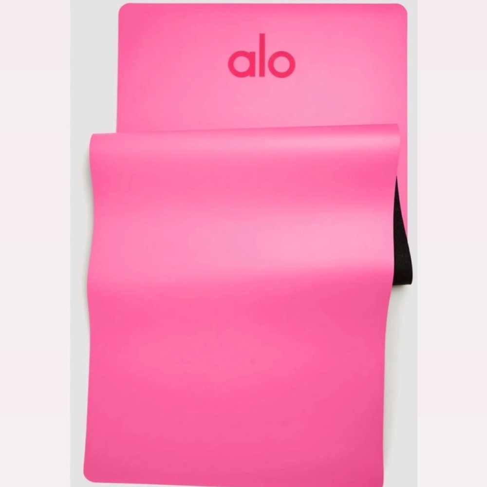 NWT RARE Alo Hot Pink Warrior Yoga Mat